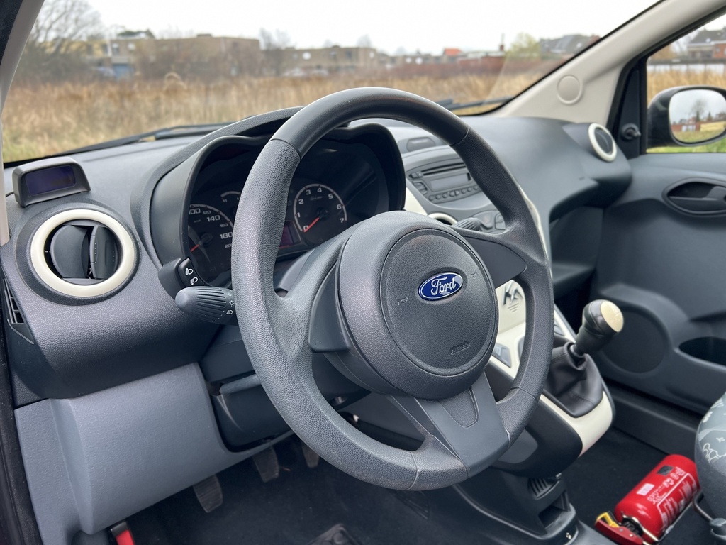 Ford Ka 1.2i Trend Airco/Parkeersensoren V+A / Euro 6b /Garantie